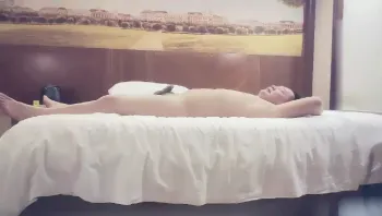 【极品探花_赵总】_黄衣短裤外围萌妹，口一下再来第二炮，69姿势舔逼抬起腿侧入猛操。