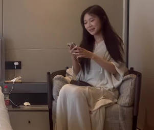 杏吧原创.今天约了一个刚下海的清纯大学生-没座哥