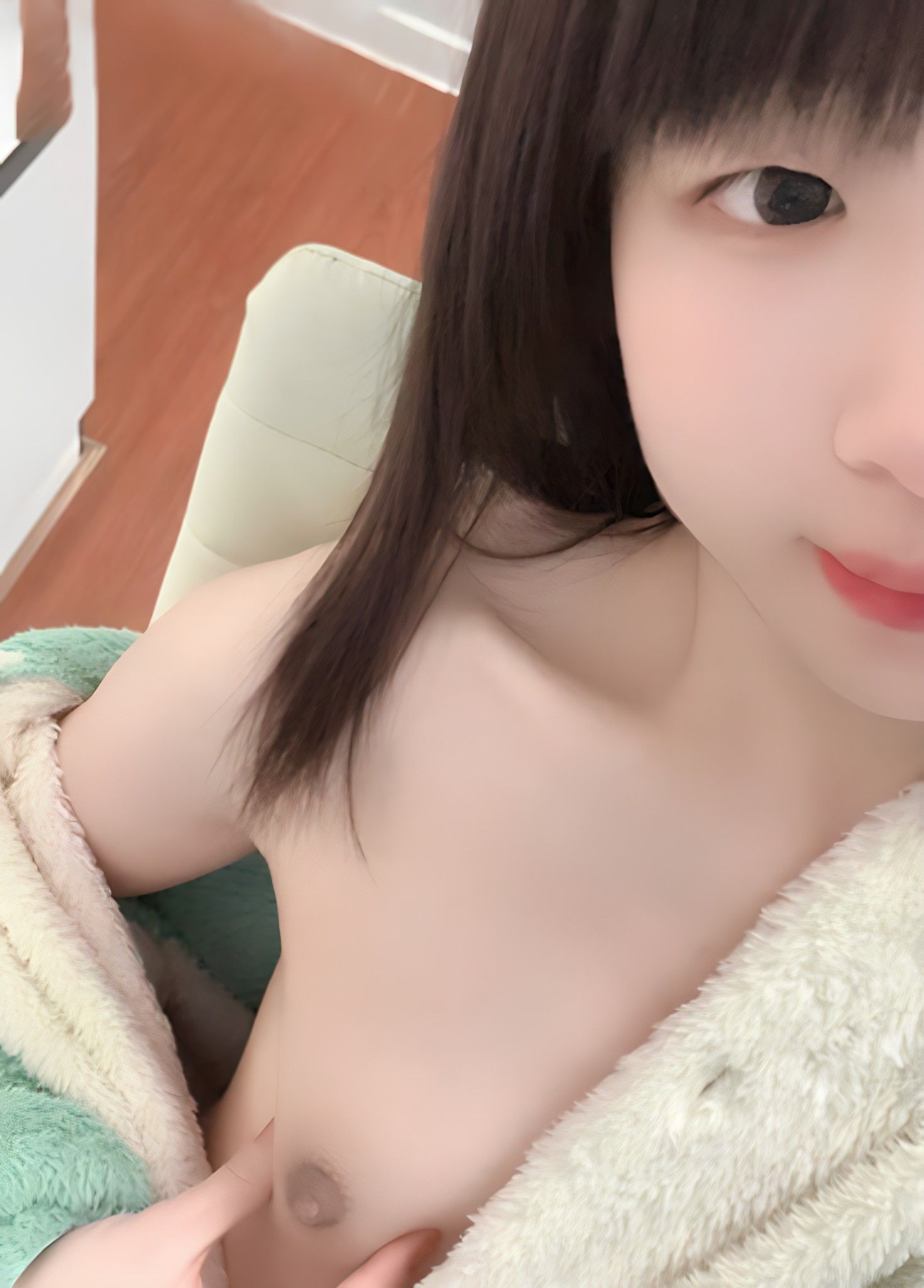 像个小女孩般的男孩子 is6