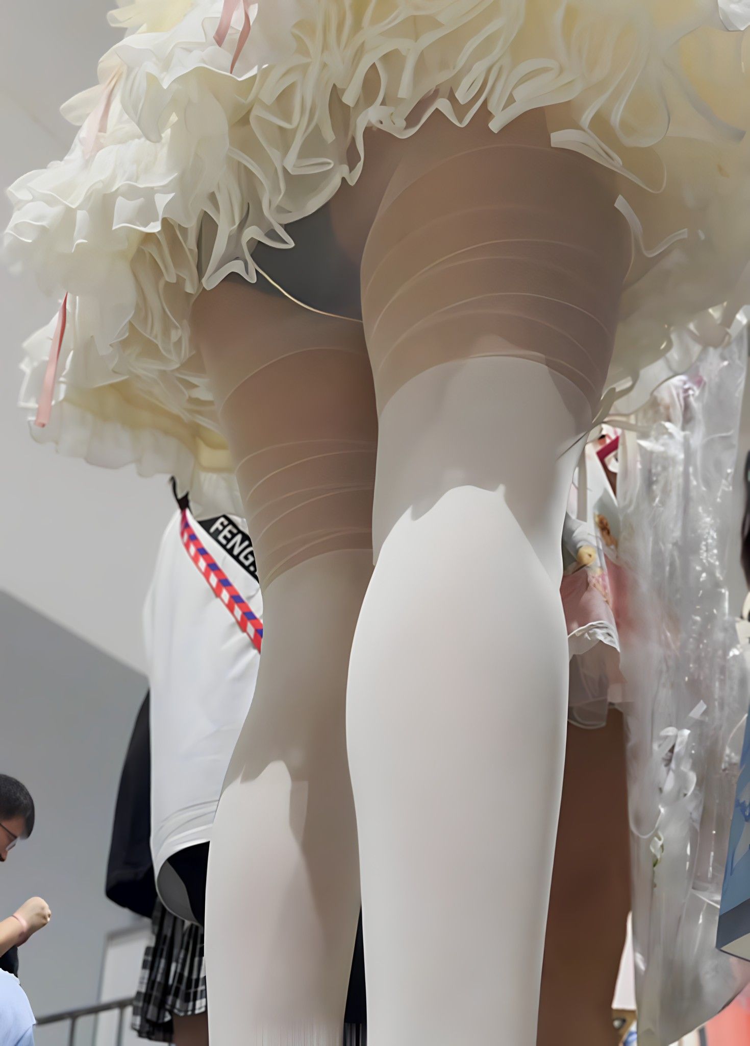 白衣天使裙下有小可爱 UeR